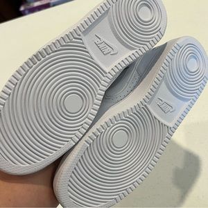 nike son of force mid red black